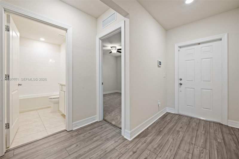 3125 Buttonwood Ct, Lauderdale Lakes FL 33311