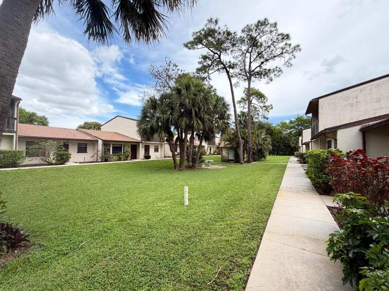 1226 N Haverhill Road Unit 3, Haverhill FL 33417