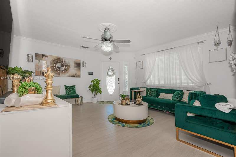 7171 Sheridan St, Hollywood FL 33024