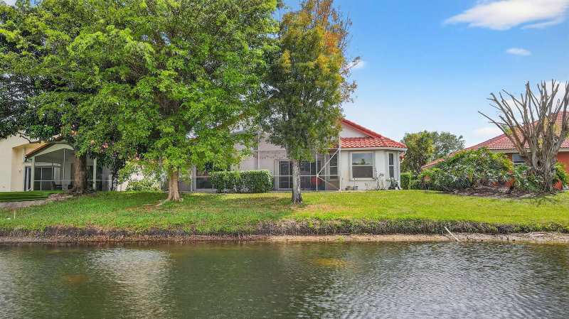 2453 Stonegate Drive, Wellington FL 33414