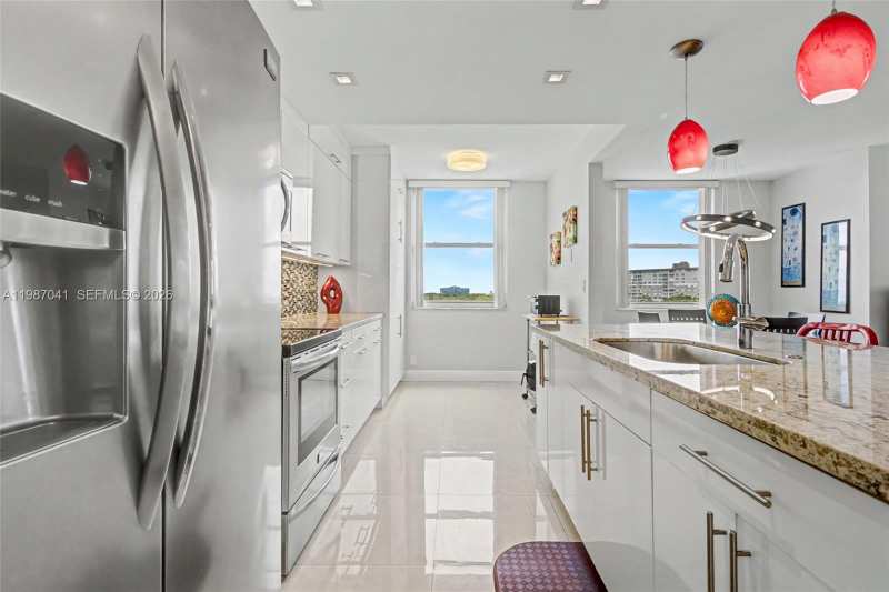 4330 Hillcrest Dr # 619, Hollywood FL 33021