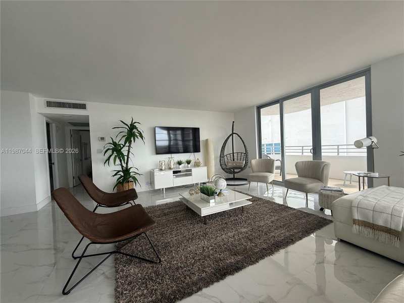 5555 Collins Ave # 8R, Miami Beach FL 33140