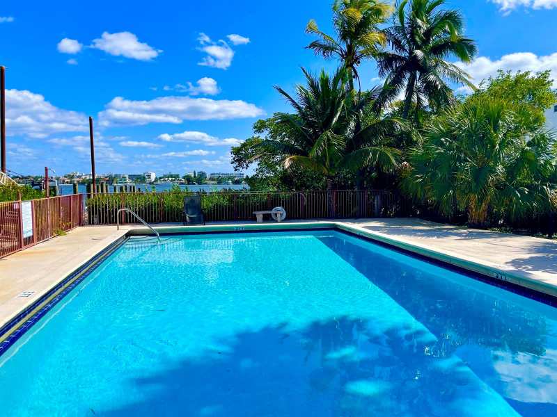 720 N Dixie Highway # 604, Lantana FL 33462