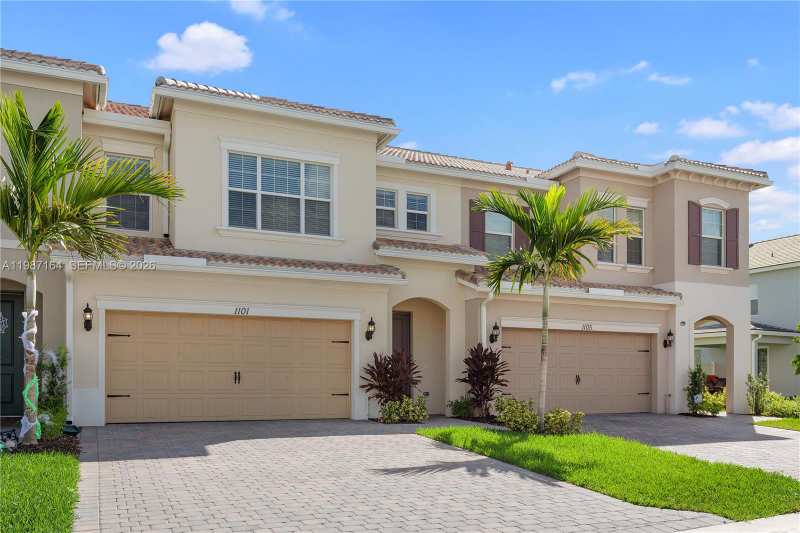 1101 Banyan Dr, Hollywood FL 33021