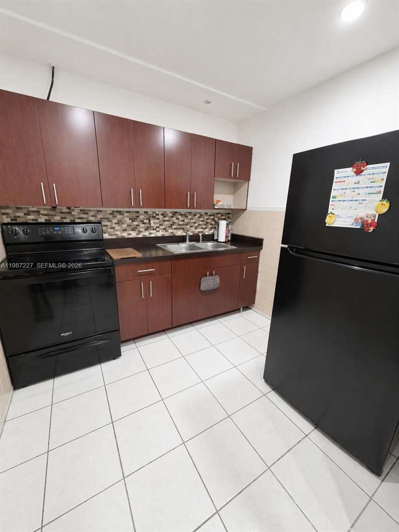 3281 NW 13th St, Lauderhill FL 33311