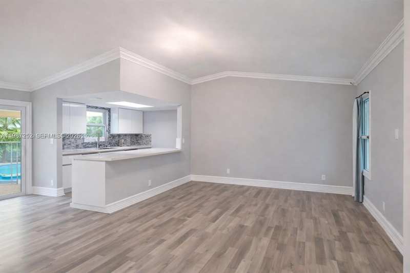 4541 SW 28th Ter, Dania Beach FL 33312