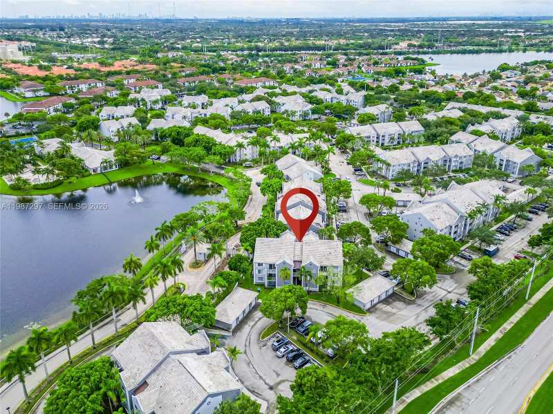 11185 SW 6th St # 301, Pembroke Pines FL 33025