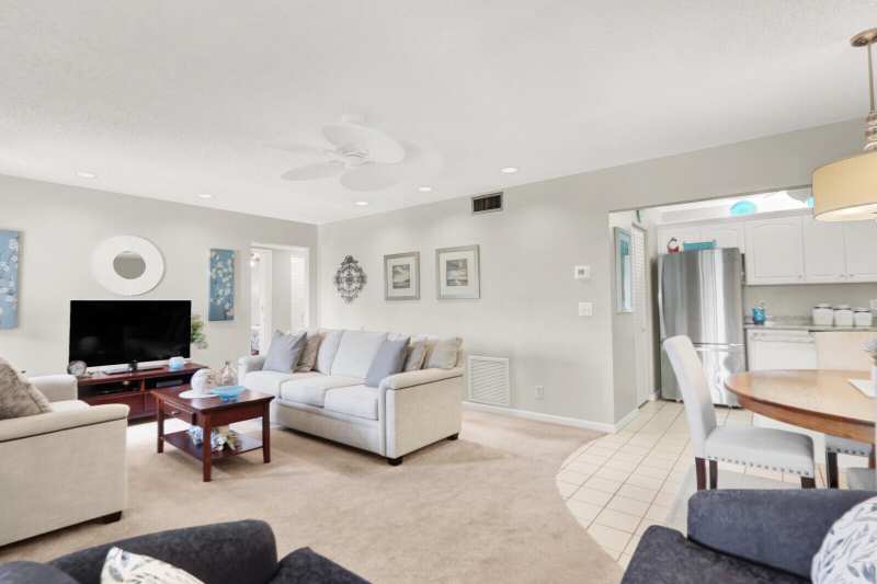 323 Knotty Pine Circle # A2, FL 33463