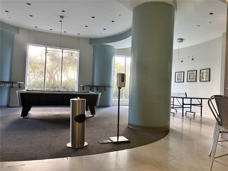 4001 S Ocean Dr # 4G, Hollywood FL 33019