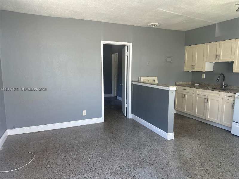 1271 NE 32nd St # A, Oakland Park FL 33334