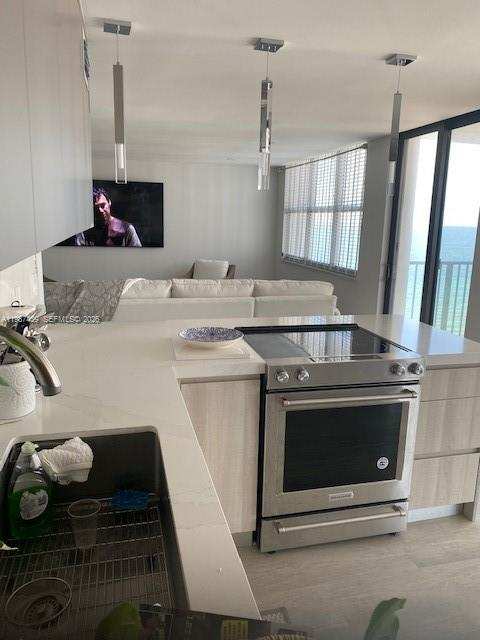 2201 S Ocean Dr # 1507, Hollywood FL 33019