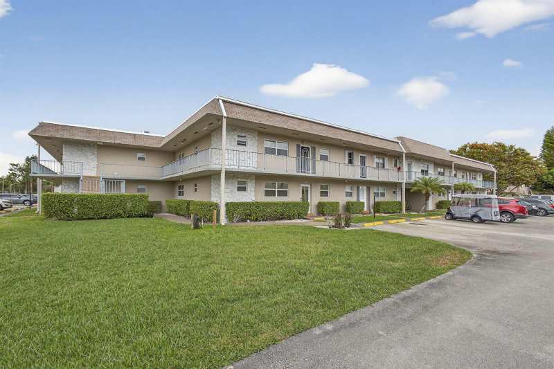 202 Oxford 200, West Palm Beach FL 33417
