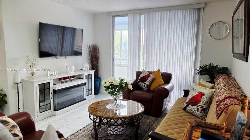 9400 Lime Bay Blvd # 315, Tamarac FL 33321
