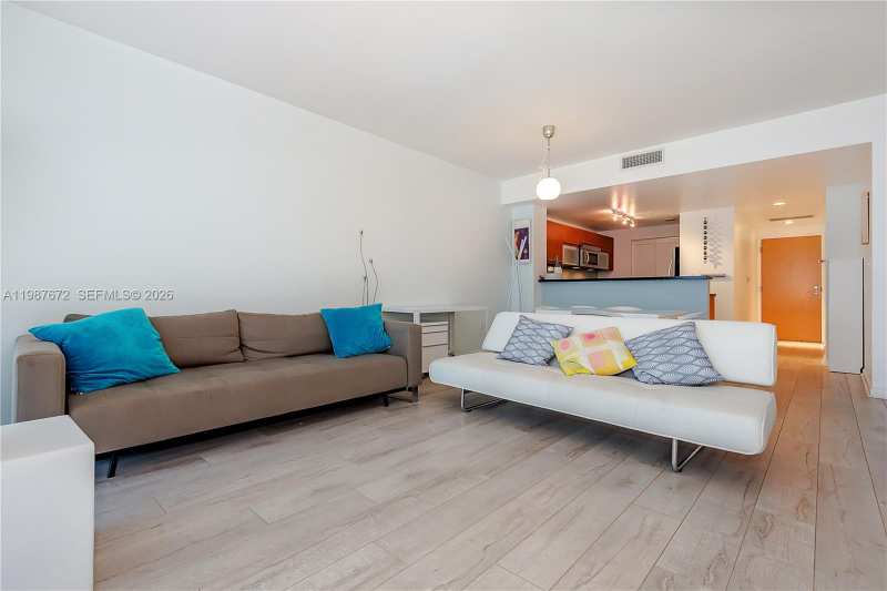 253 NE 2nd St # 907, Miami FL 33132