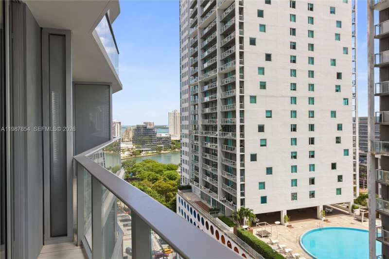 77 SE 5th St # 1808, Miami FL 33131