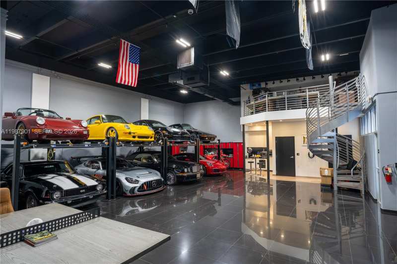 6030 NW 102nd Ave # 206, Doral FL 33178