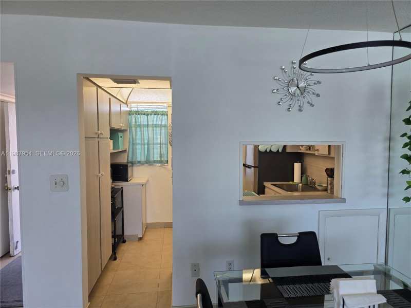 2861 Leonard Dr # F605, Aventura FL 33160