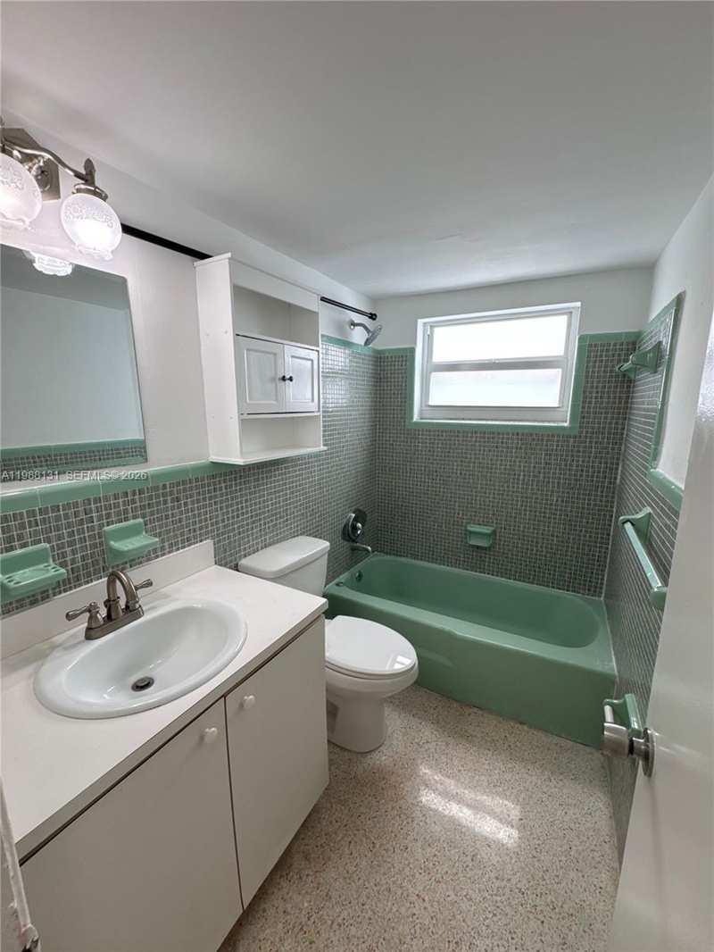 2429 SW 9th St # 7, Miami FL 33135