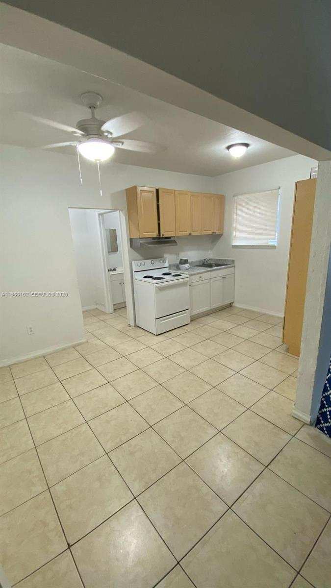 1021 NW 3rd st # 305, Miami FL 33128