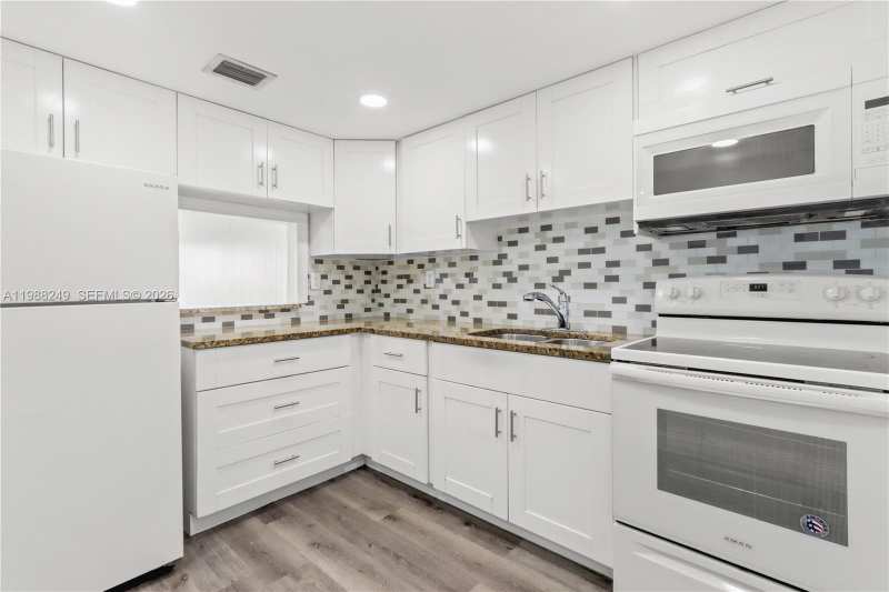 1855 W 60th St # 311, Hialeah FL 33012