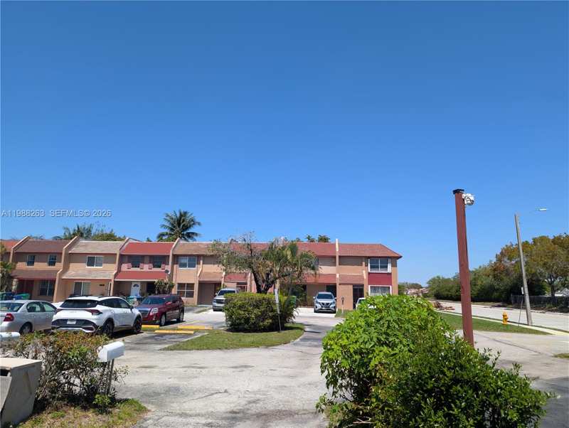 2758 NW 197th Ter # 2758, Miami Gardens FL 33056