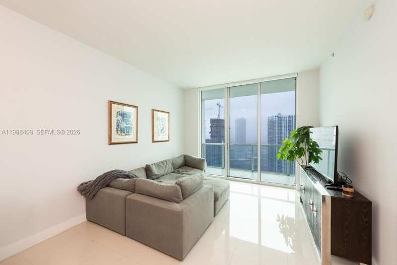 55 SE 6th St # 4200, Miami FL 33131