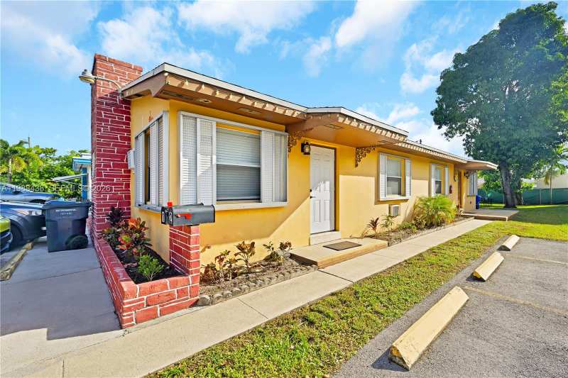 923 N 16th Ct, Hollywood FL 33020