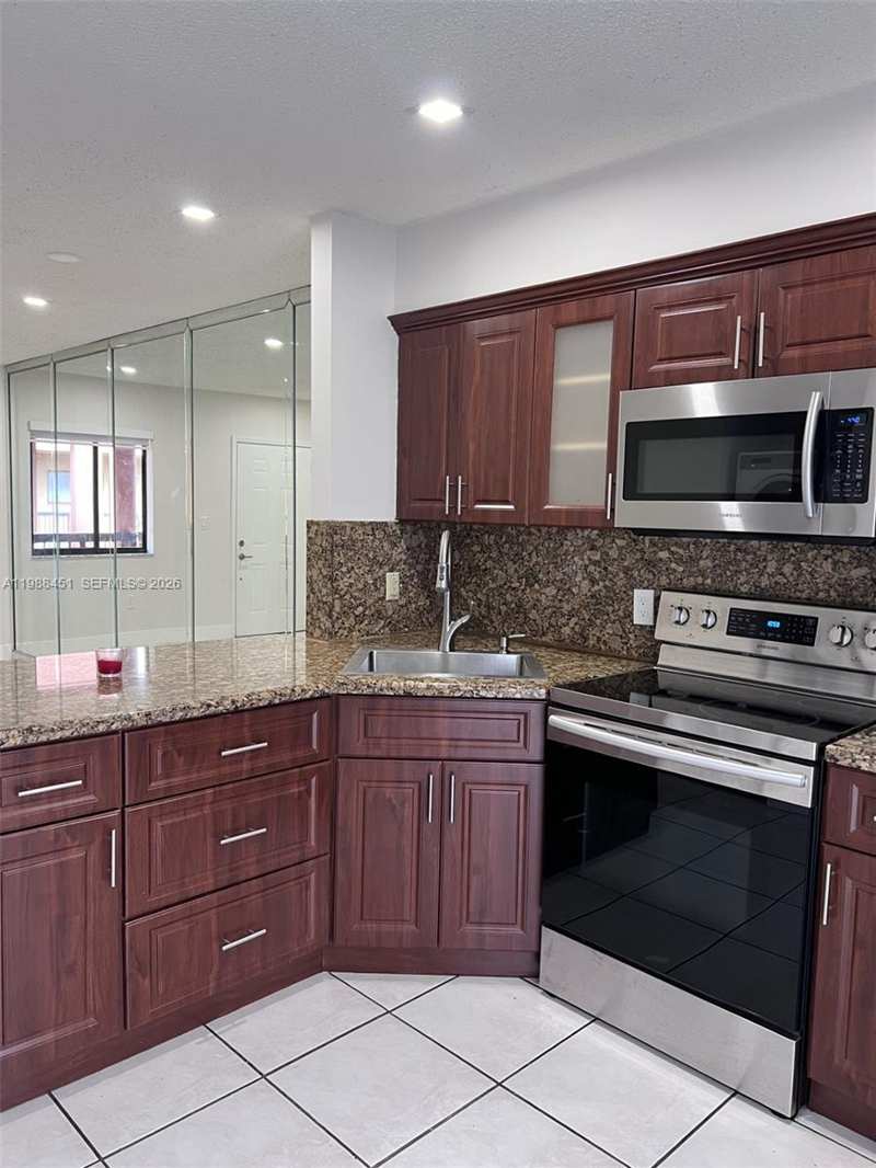 5480 W 21st Ct # 404, Hialeah FL 33016