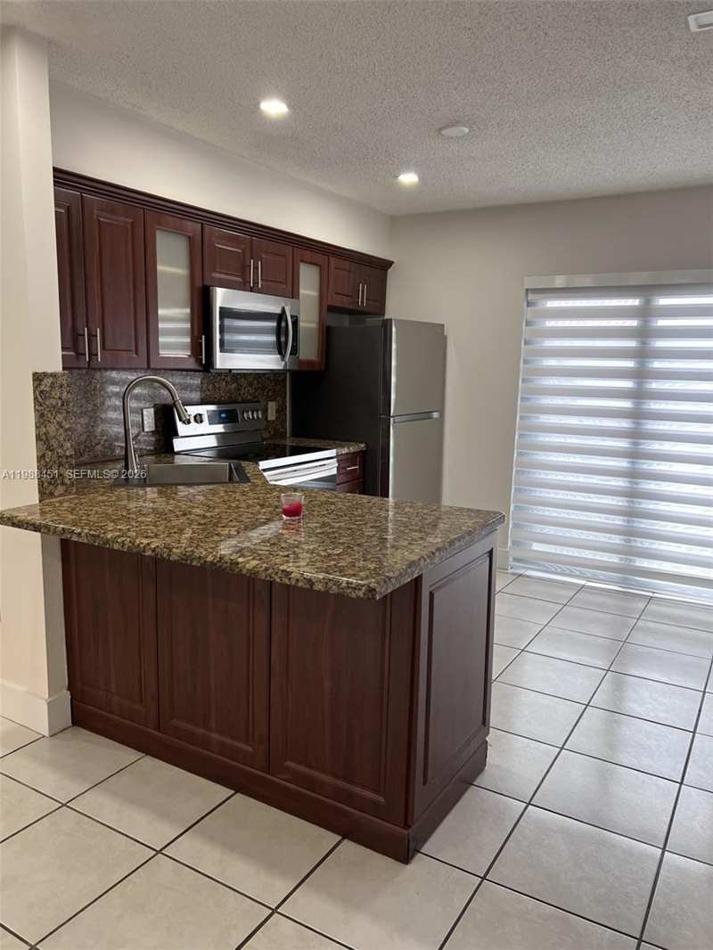 5480 W 21st Ct # 404, Hialeah FL 33016
