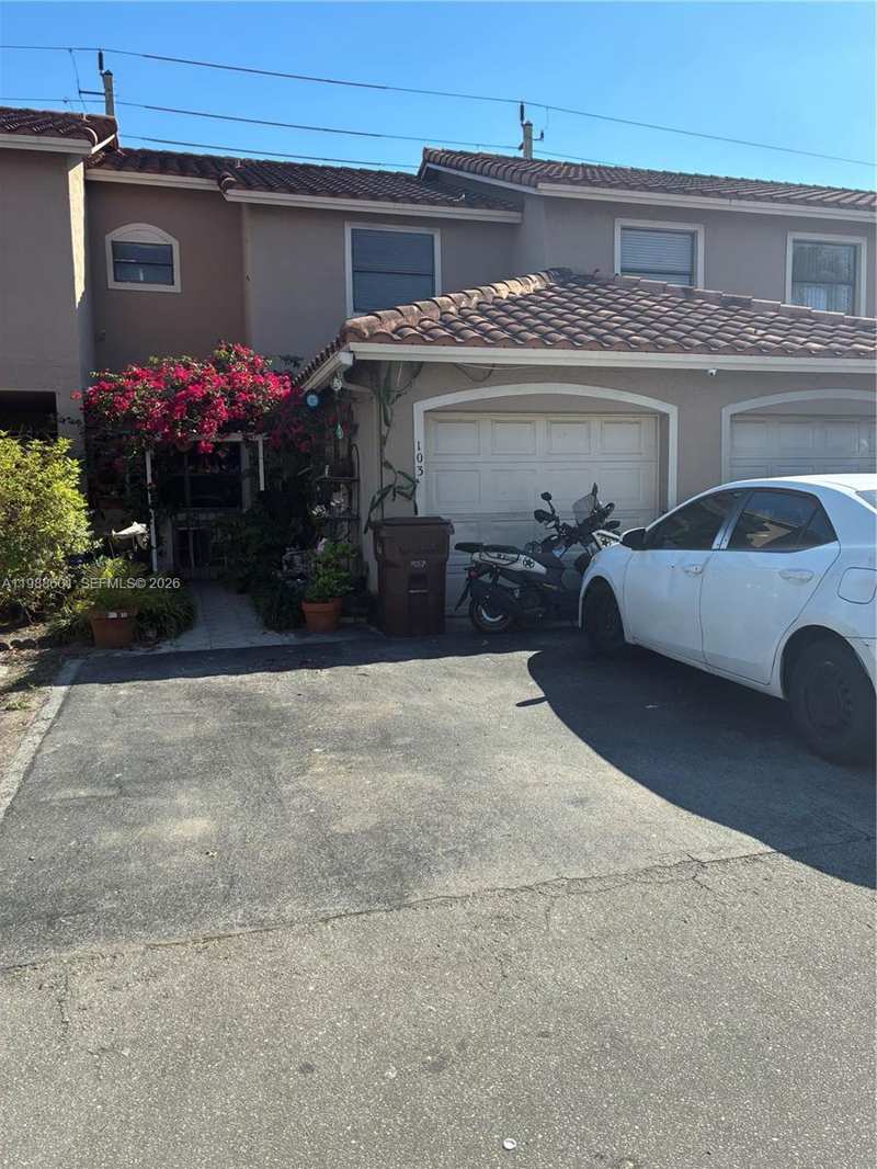 2530 W 60th Pl # 17, Hialeah FL 33016