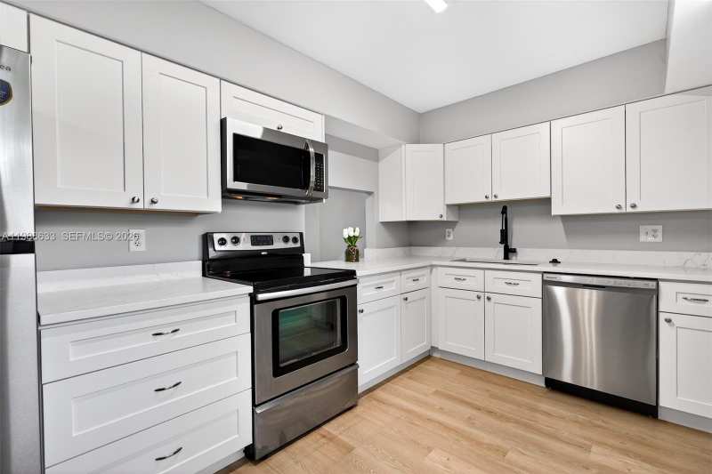 7000 Nova Dr # 105E, Davie FL 33317