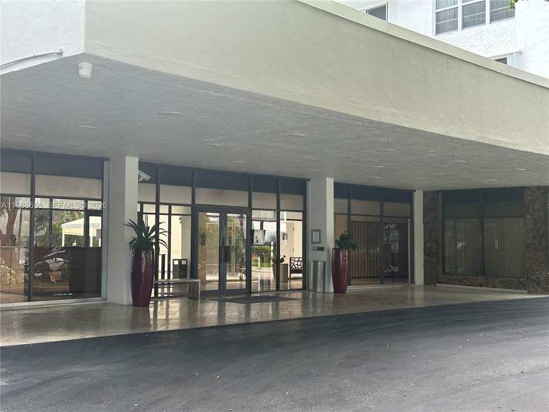 10000 W Bay Harbor Dr, Bay Harbor Islands FL 33154