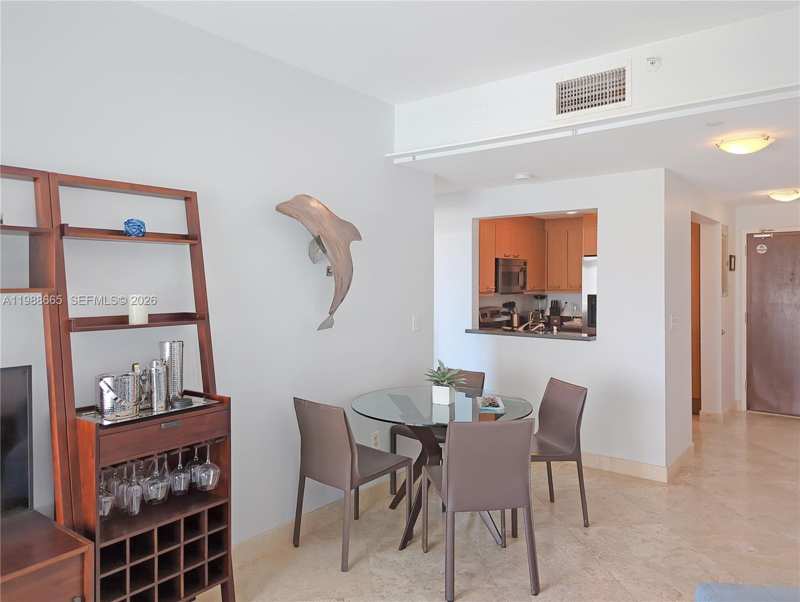 225 Collins Ave # 4J, Miami Beach FL 33139