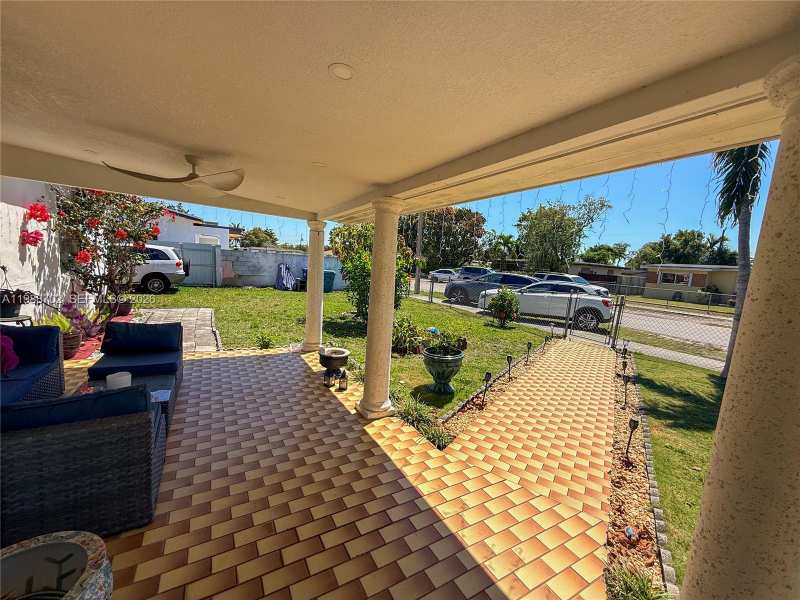 9971 SW 41st Ter, Miami FL 33165