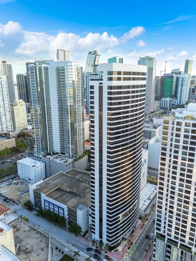 225 N Miami Ave # 1701, Miami FL 33131