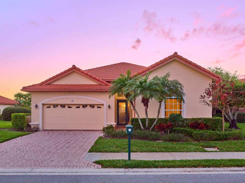 51 Monterey Pointe Drive, Palm Beach Gardens FL 33418
