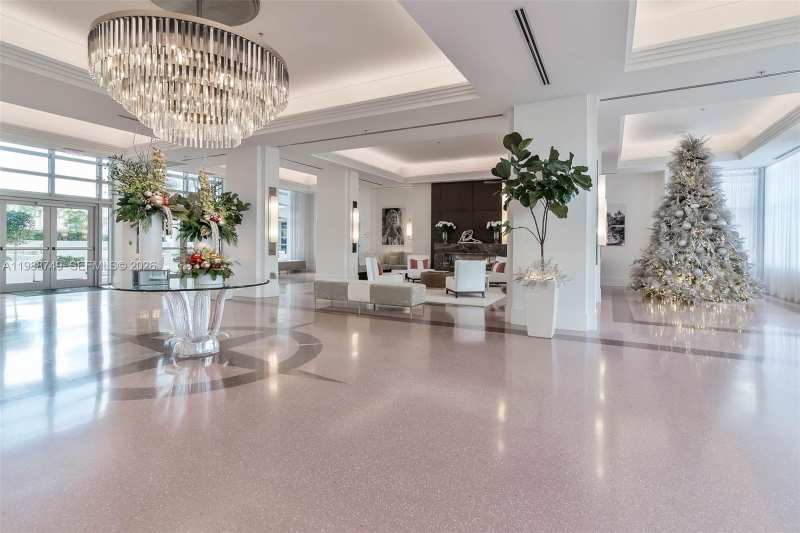 3737 Collins Ave # 203, Miami Beach FL 33140
