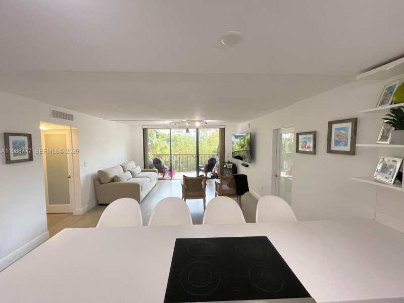 101 Ocean Lane Dr # 304, Key Biscayne FL 33149
