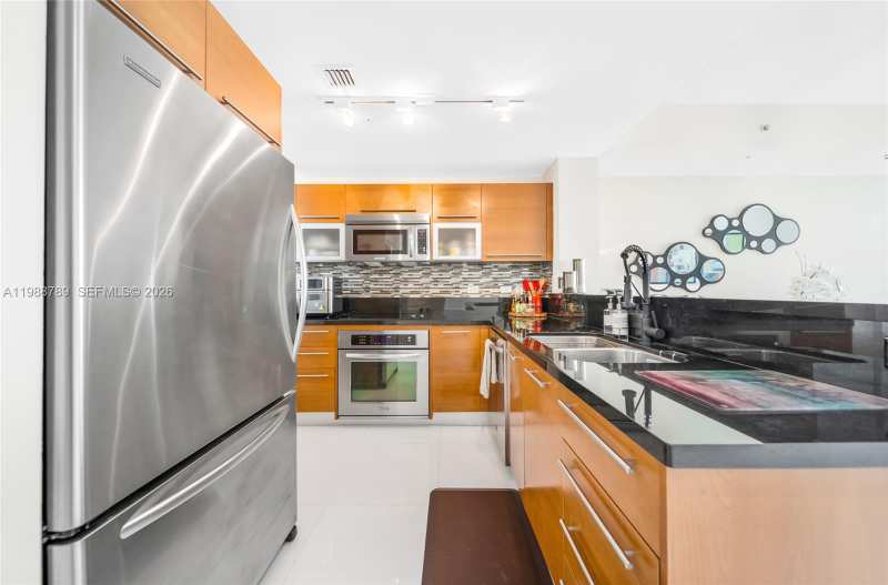 253 NE 2nd St # 1109, Miami FL 33132