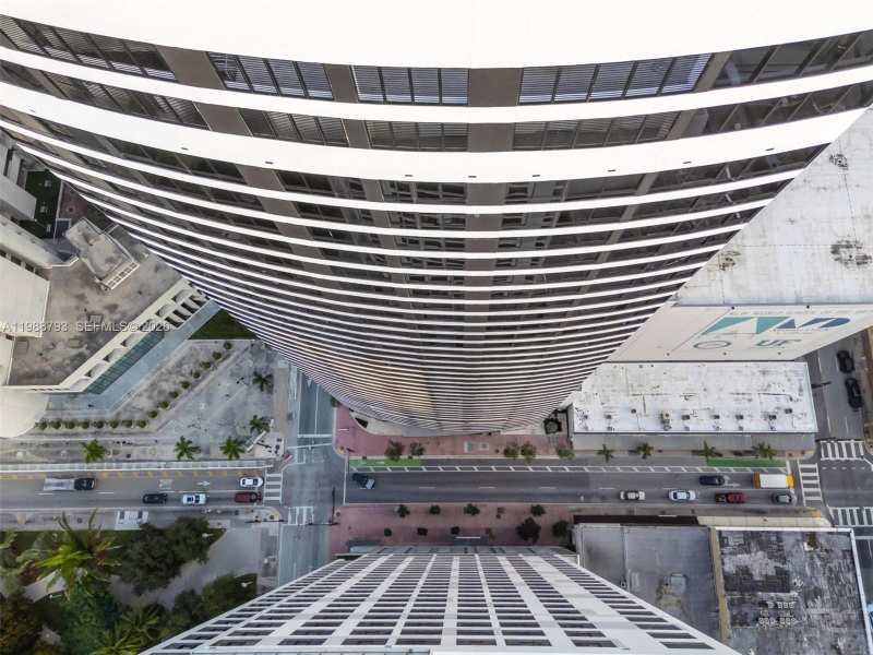 225 N Miami # 1705, Miami FL 33131