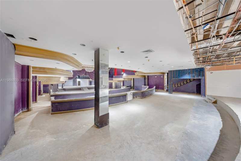 5445 Collins Ave, Miami Beach FL 33140