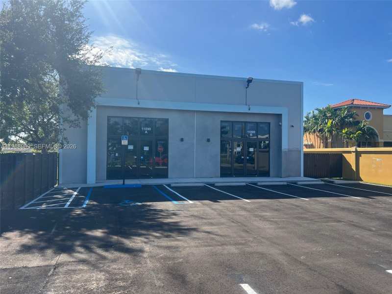 11890 SW 220th St, Miami FL 33170
