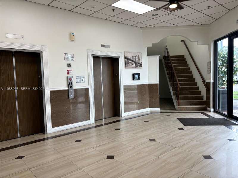 2100 W 76th St # 206, Hialeah FL 33016