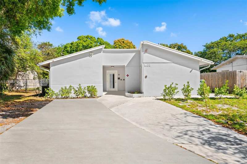 1633 NW 4th St, Boca Raton FL 33486