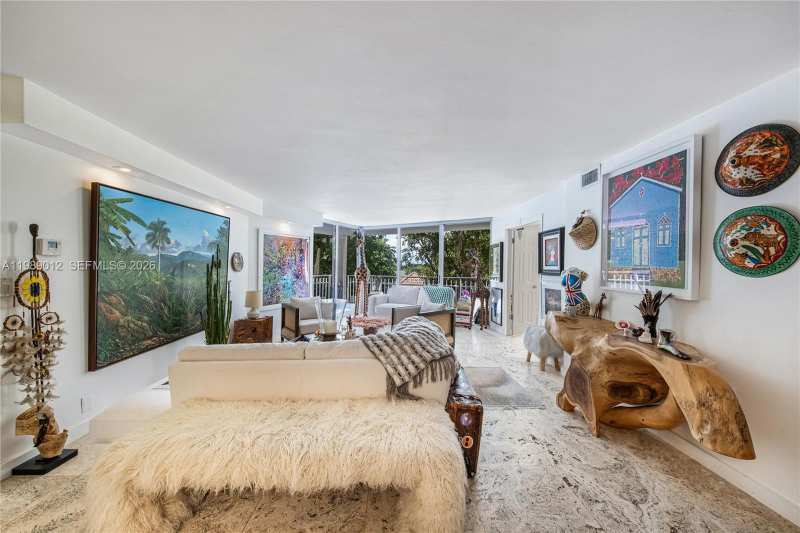 2000 Towerside Ter # 510, Miami FL 33138
