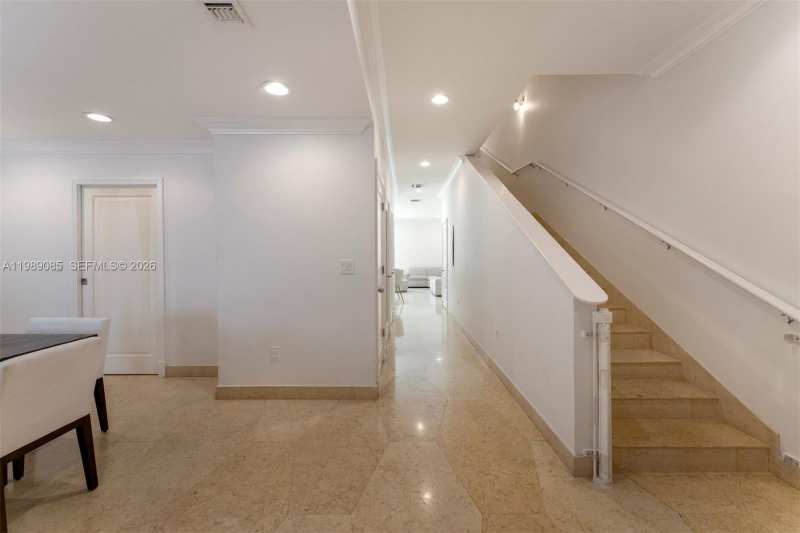 1566 NE Quayside Ter # D14, Miami FL 33138