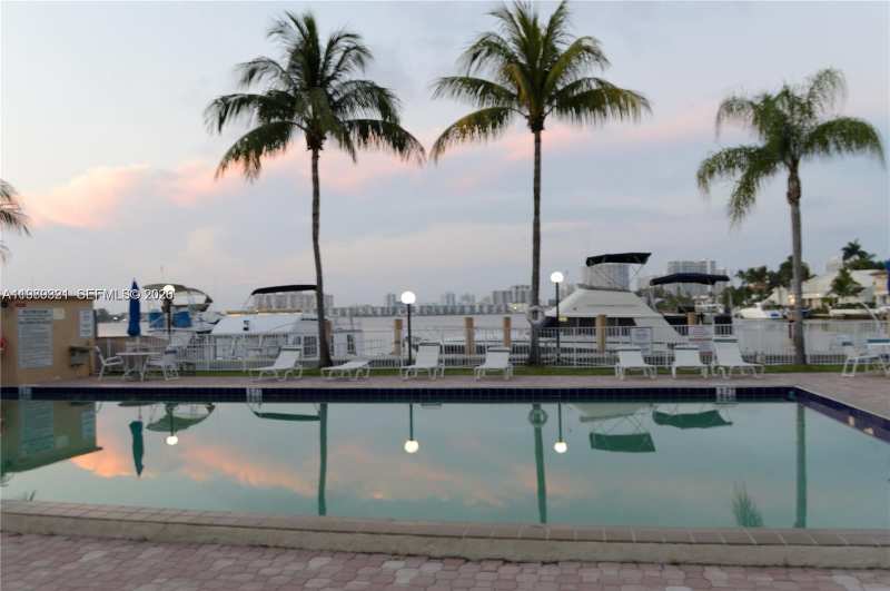 2821 N Miami Beach Blvd # 2K, North Miami Beach FL 33160