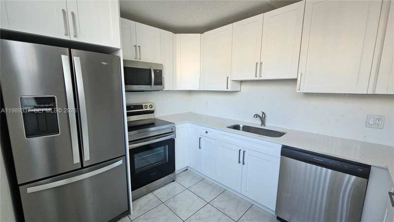 9480 Tangerine Pl # 101, Davie FL 33324