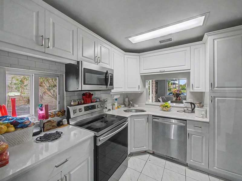 4675 Lakeside Circle, West Palm Beach FL 33417