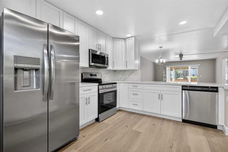 12500 SW 5th Ct # 109M, Pembroke Pines FL 33027